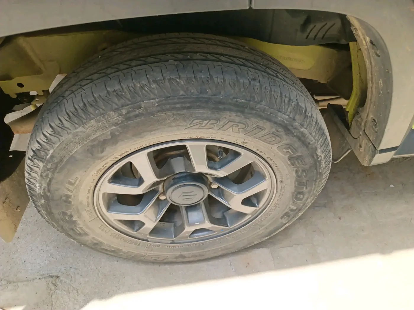 2023 Maruti JIMNY ALPHA ALL GRIP PRO AT DUAL TONE, Petrol, Automatic, 25,810 km, tyre