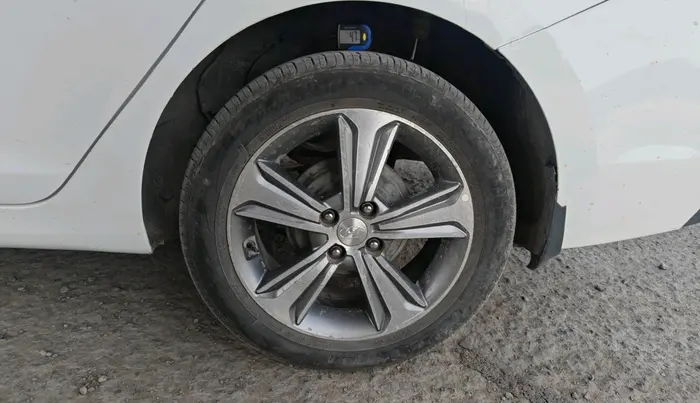 2018 Hyundai Verna 1.6 CRDI SX, Diesel, Manual, 1,32,096 km, tyre