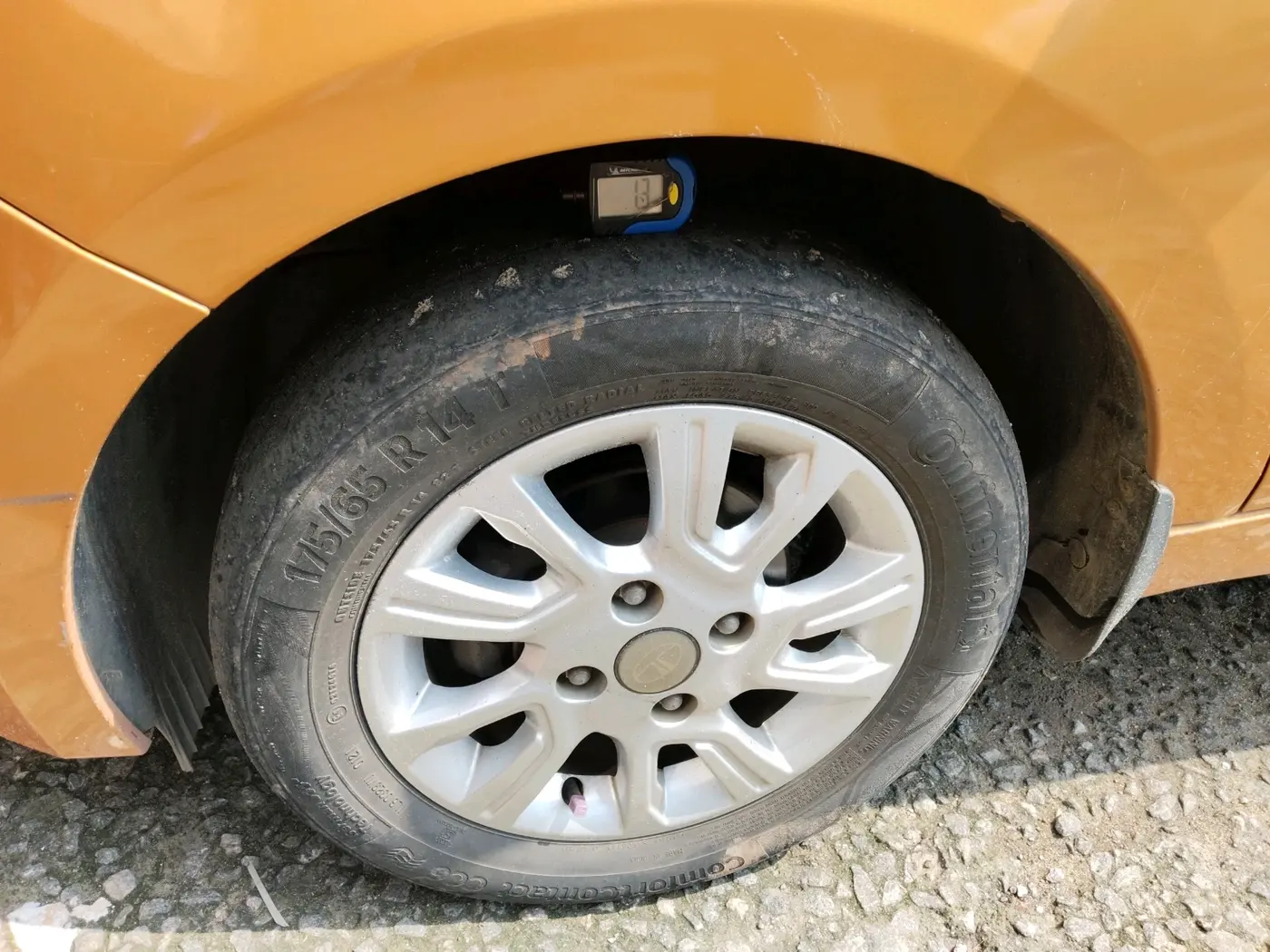 2017 Tata Tiago XZA PETROL, Petrol, Automatic, 80,551 km, tyre