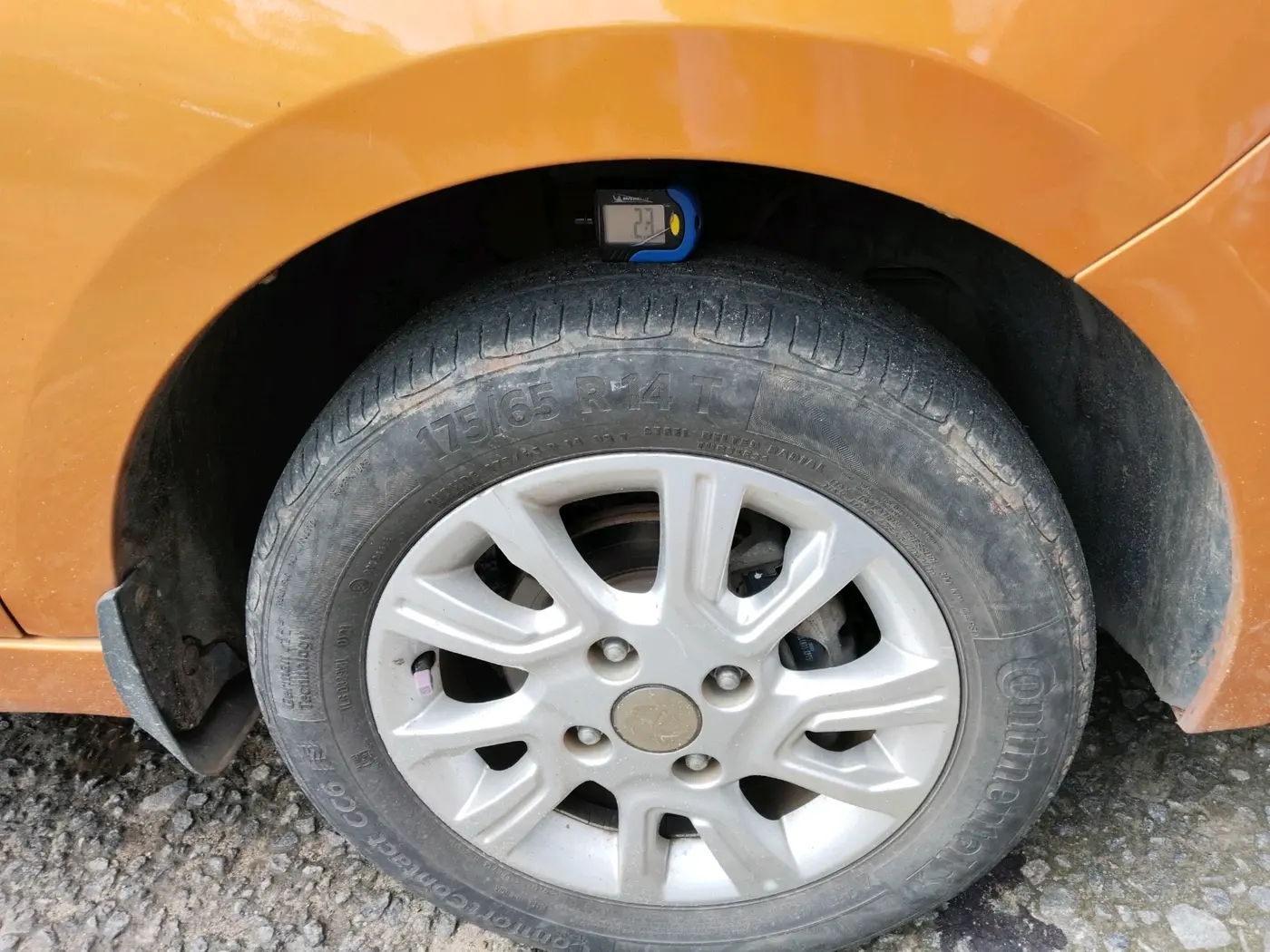 2017 Tata Tiago XZA PETROL, Petrol, Automatic, 80,551 km, tyre