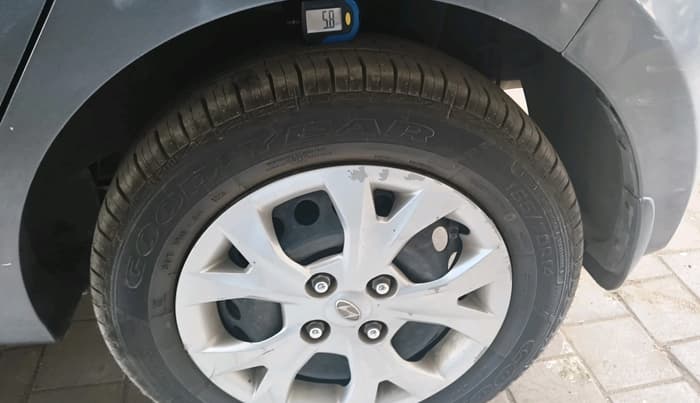 2015 Hyundai Grand i10 SPORTZ 1.2 KAPPA VTVT, Petrol, Manual, 76,049 km, tyre