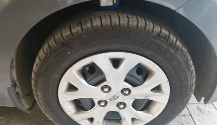 2015 Hyundai Grand i10 SPORTZ 1.2 KAPPA VTVT, Petrol, Manual, 76,049 km, tyre