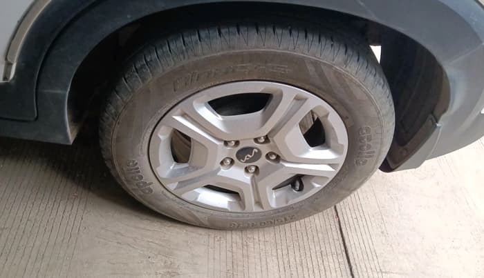 2022 KIA SONET HTK PLUS 1.2, Petrol, Manual, 30,597 km, tyre