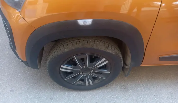 2022 Renault Kwid CLIMBER 1.0 AMT, Petrol, Automatic, 19,492 km, tyre