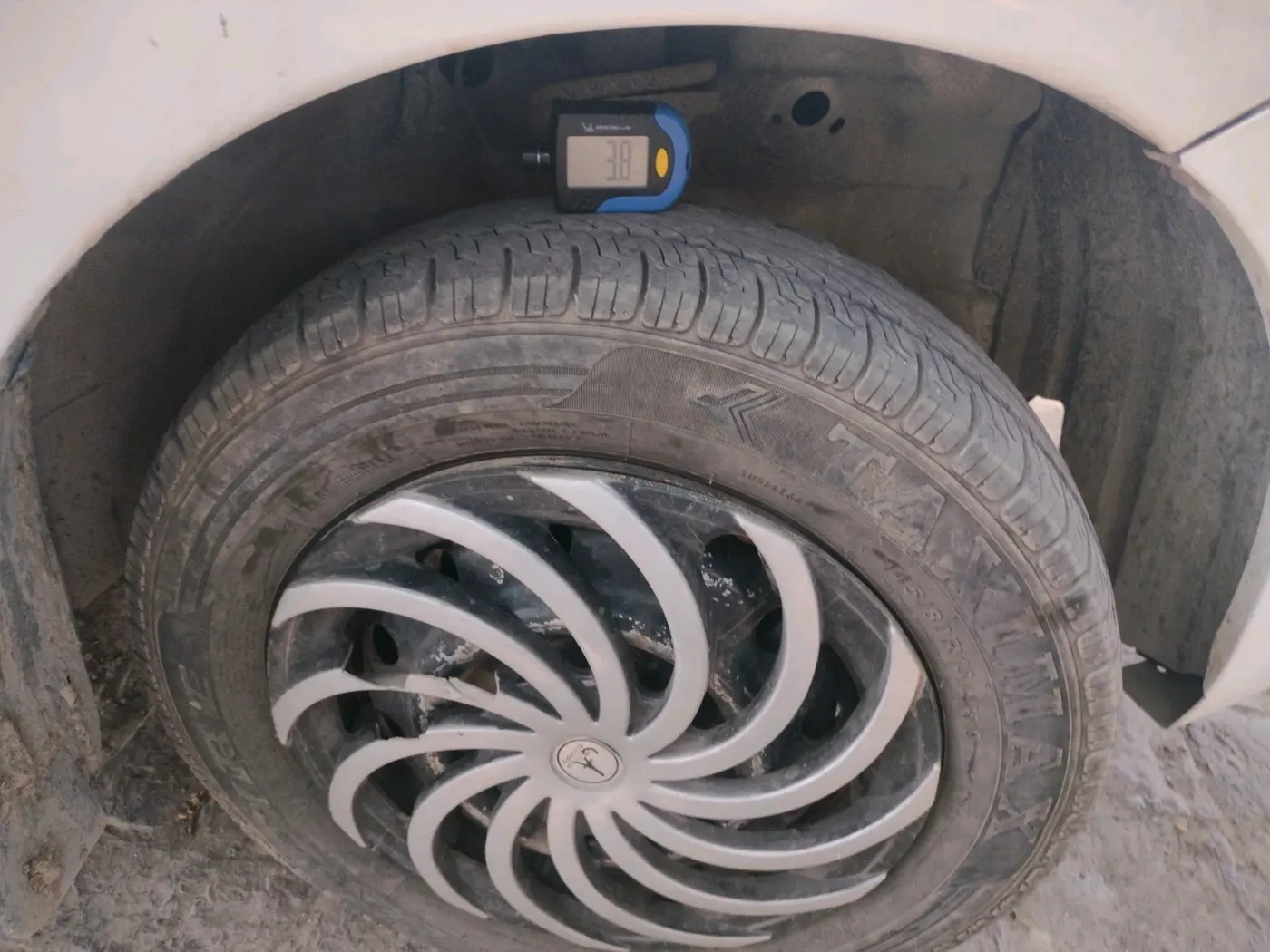2016 Maruti Wagon R 1.0 LXI CNG, CNG, Manual, 87,179 km, tyre