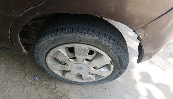 2012 Maruti Zen Estilo LXI, CNG, Manual, 98,378 km, tyre