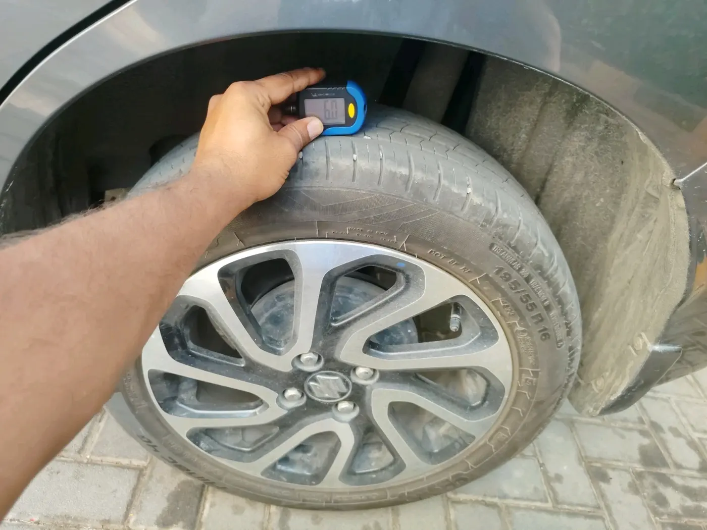 2024 Maruti Baleno ALPHA 1.2 AGS, CNG, Automatic, 13,829 km, tyre