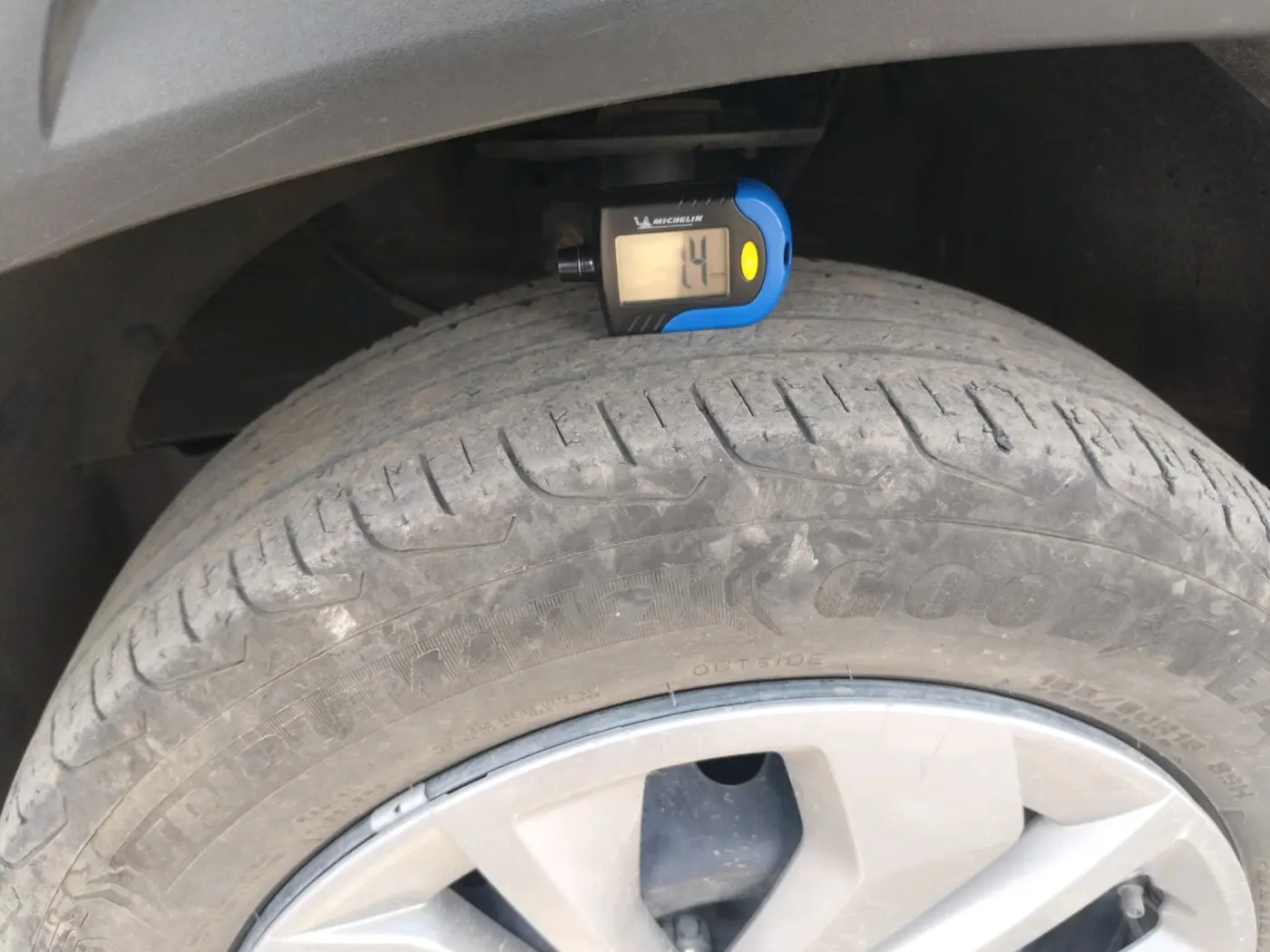 2024 Maruti FRONX DELTA CNG 1.2 MT, CNG, Manual, 62,365 km, tyre