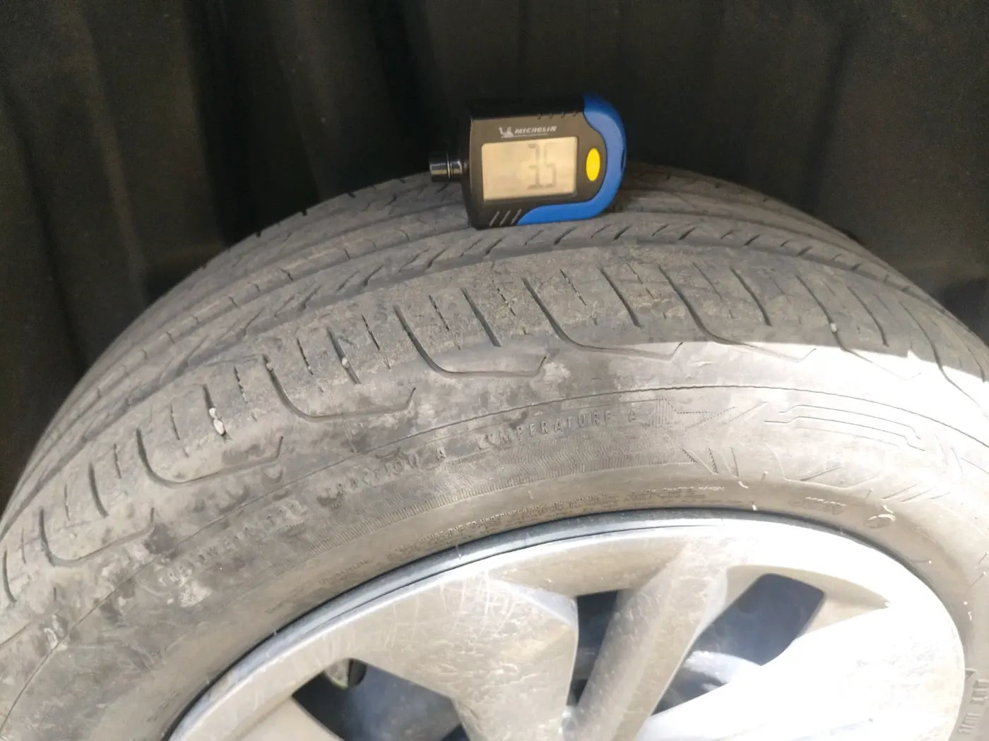 2024 Maruti FRONX DELTA CNG 1.2 MT, CNG, Manual, 62,365 km, tyre
