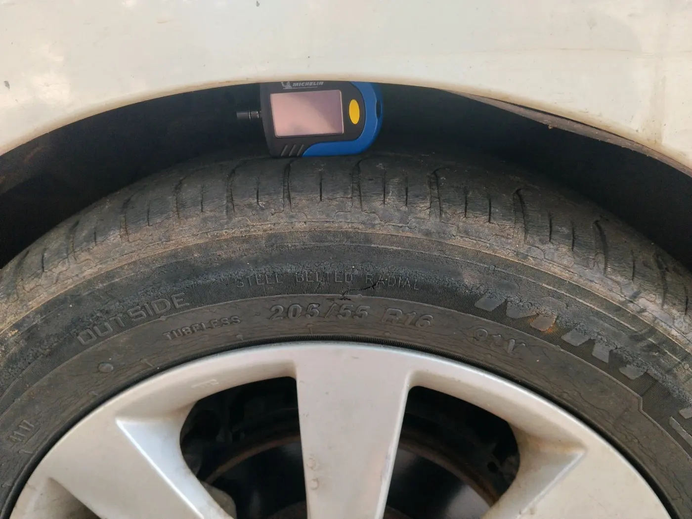 2011 Hyundai Verna FLUIDIC 1.6 CRDI SX, Diesel, Manual, 1,19,298 km, tyre