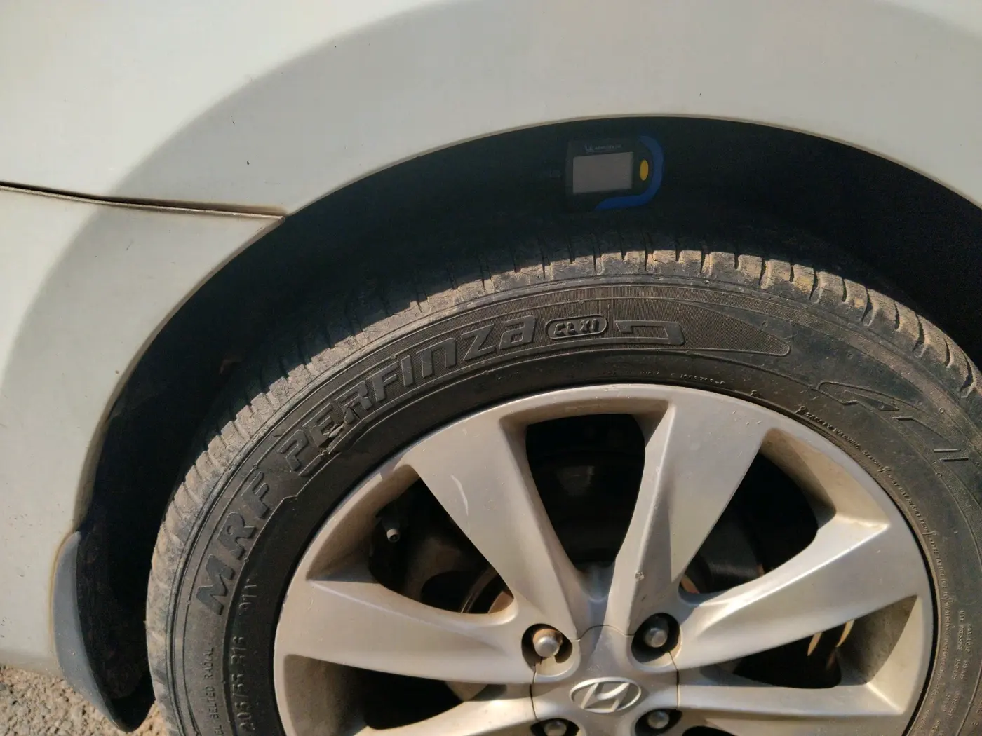 2011 Hyundai Verna FLUIDIC 1.6 CRDI SX, Diesel, Manual, 1,19,298 km, tyre