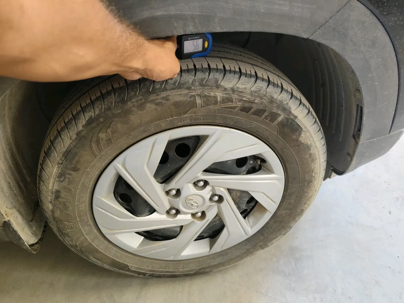 2025 Hyundai Creta EX 1.5 PETROL, Petrol, Manual, 8,376 km, tyre