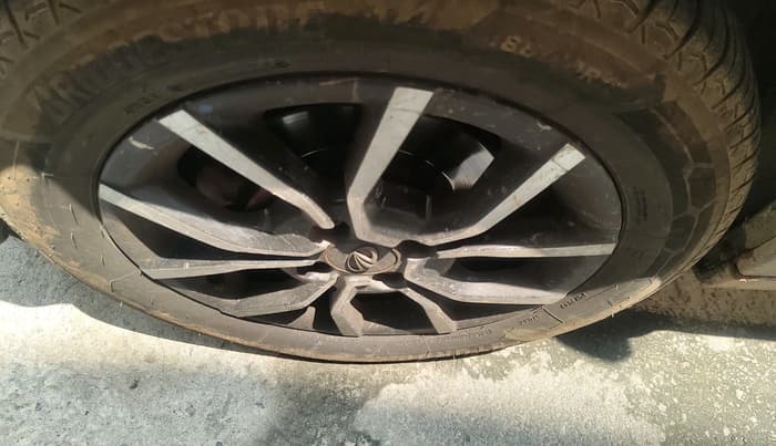 2018 Mahindra KUV 100 NXT K8 P 6 STR, Petrol, Manual, 51,258 km, tyre