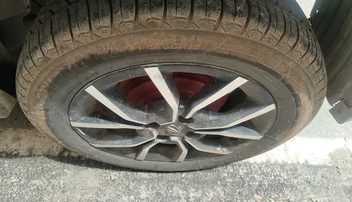 2018 Mahindra KUV 100 NXT K8 P 6 STR, Petrol, Manual, 51,258 km, tyre
