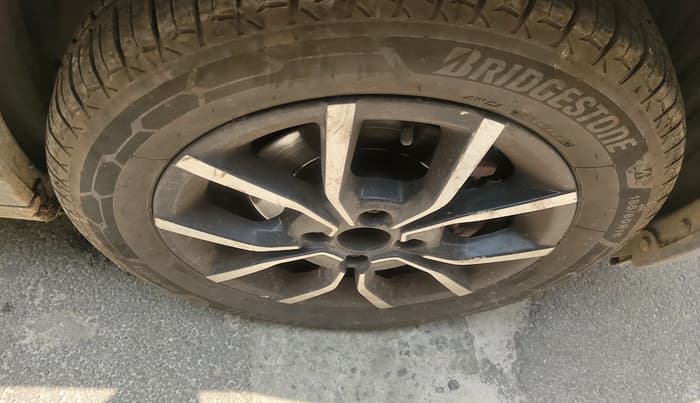 2018 Mahindra KUV 100 NXT K8 P 6 STR, Petrol, Manual, 51,258 km, tyre