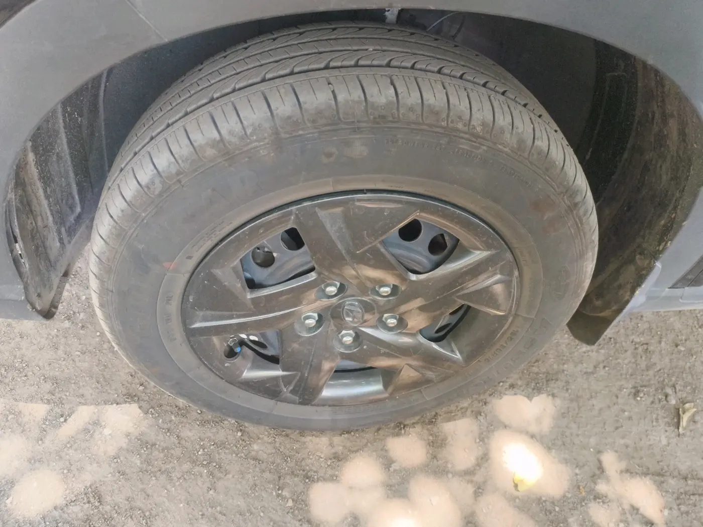 2025 Hyundai VENUE S(O) 1.2, Petrol, Manual, 5,495 km, tyre