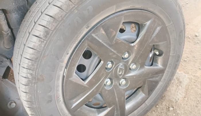2025 Hyundai VENUE S(O) 1.2, Petrol, Manual, 5,495 km, tyre