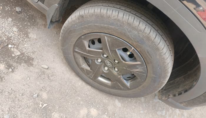 2025 Hyundai VENUE S(O) 1.2, Petrol, Manual, 5,495 km, tyre