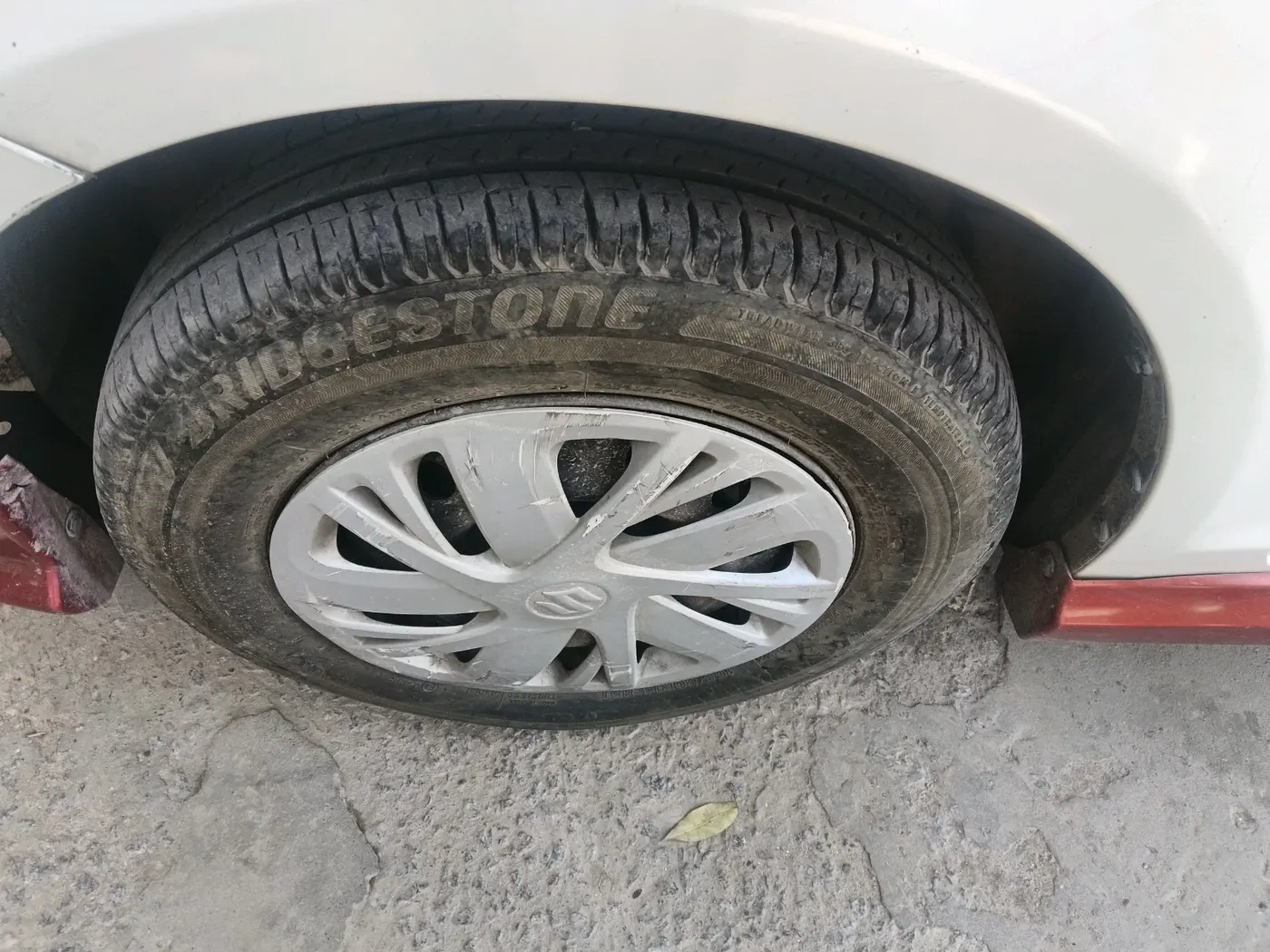 2015 Maruti Swift VXI, Petrol, Manual, 1,50,913 km, tyre