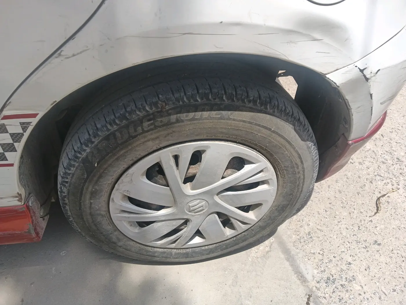 2015 Maruti Swift VXI, Petrol, Manual, 1,50,913 km, tyre