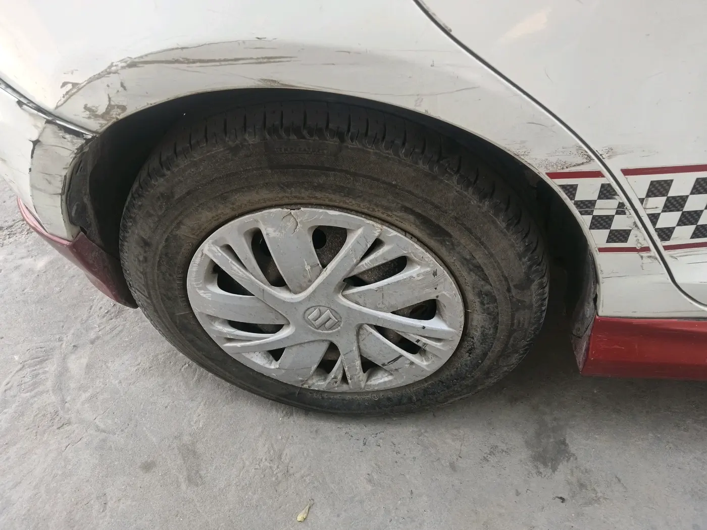 2015 Maruti Swift VXI, Petrol, Manual, 1,50,913 km, tyre