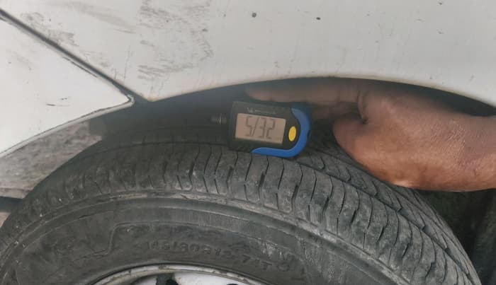 2016 Hyundai Eon ERA +, Petrol, Manual, 59,582 km, tyre