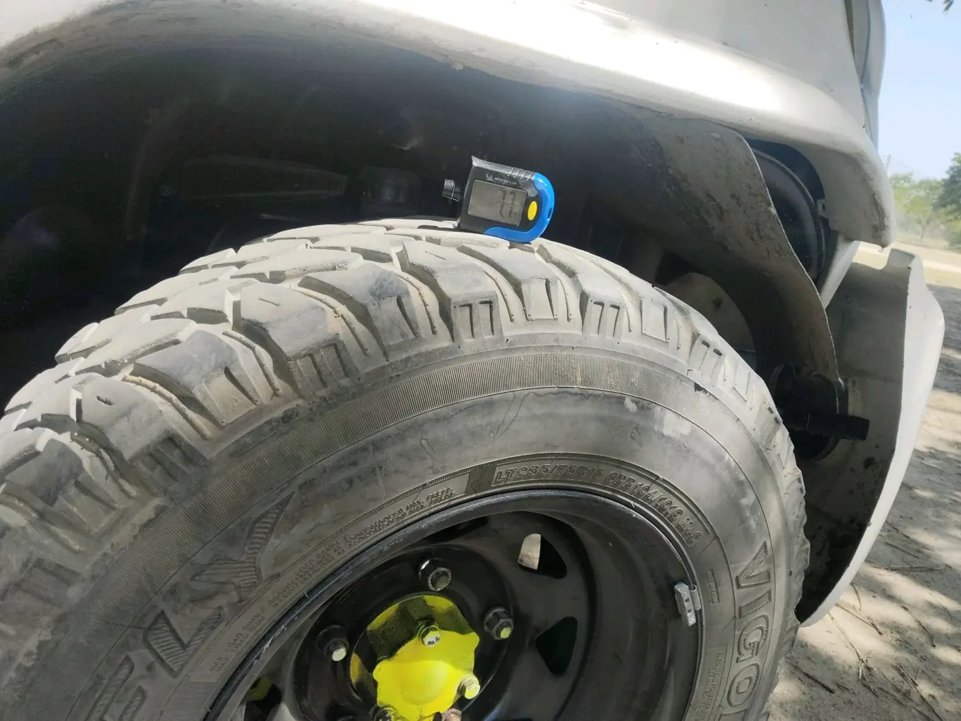 2013 Mahindra Bolero ZLX BS IV, Diesel, Manual, 2,00,000 km, tyre