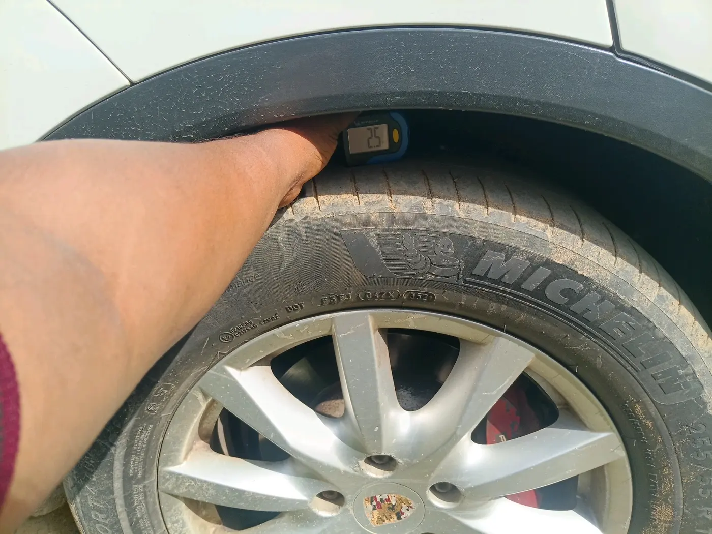 2014 Porsche Cayenne DIESEL, Diesel, Automatic, 1,30,098 km, tyre