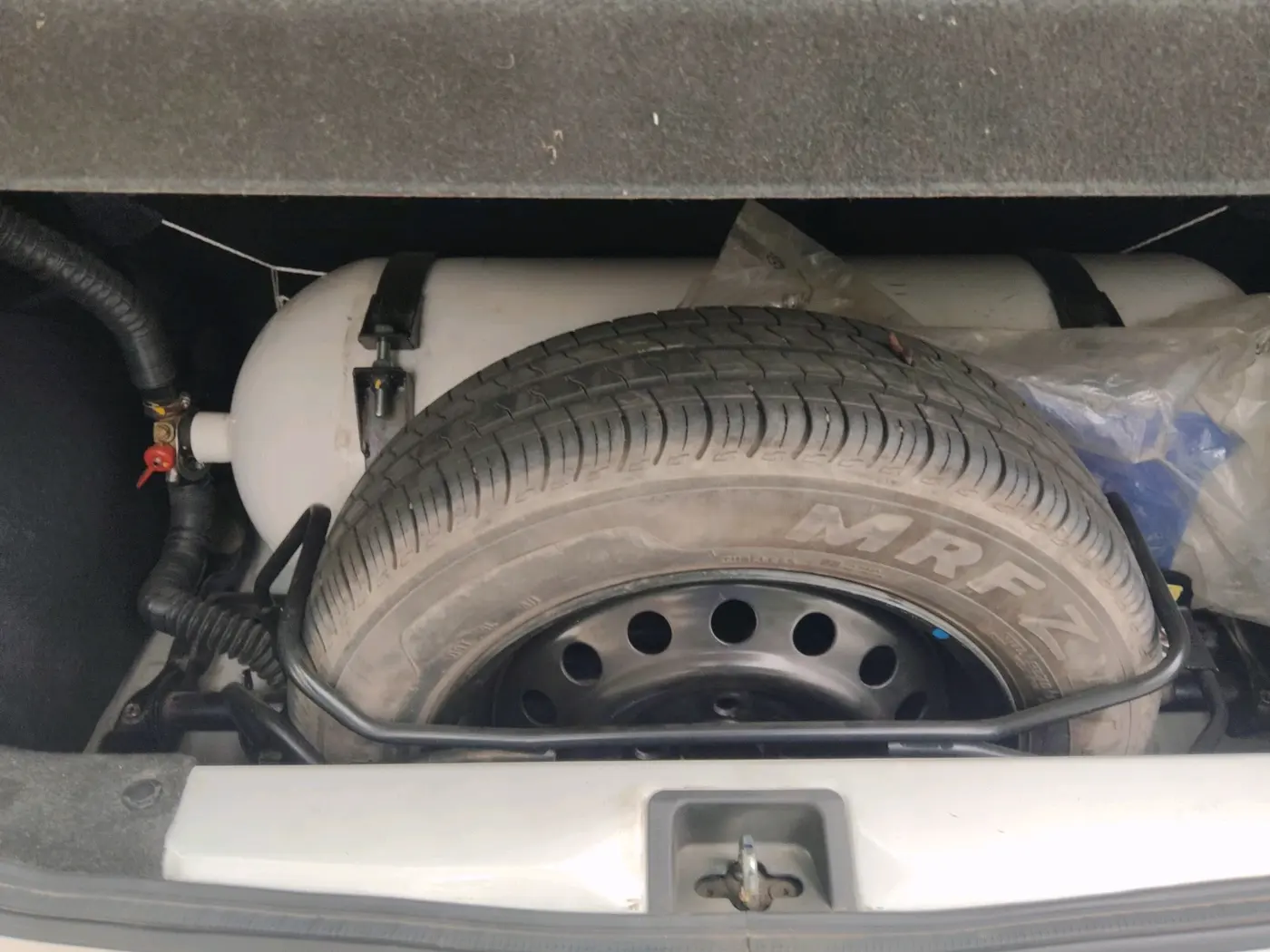 2023 Maruti New Wagon-R VXI CNG 1.0, CNG, Manual, 43,589 km, tyre