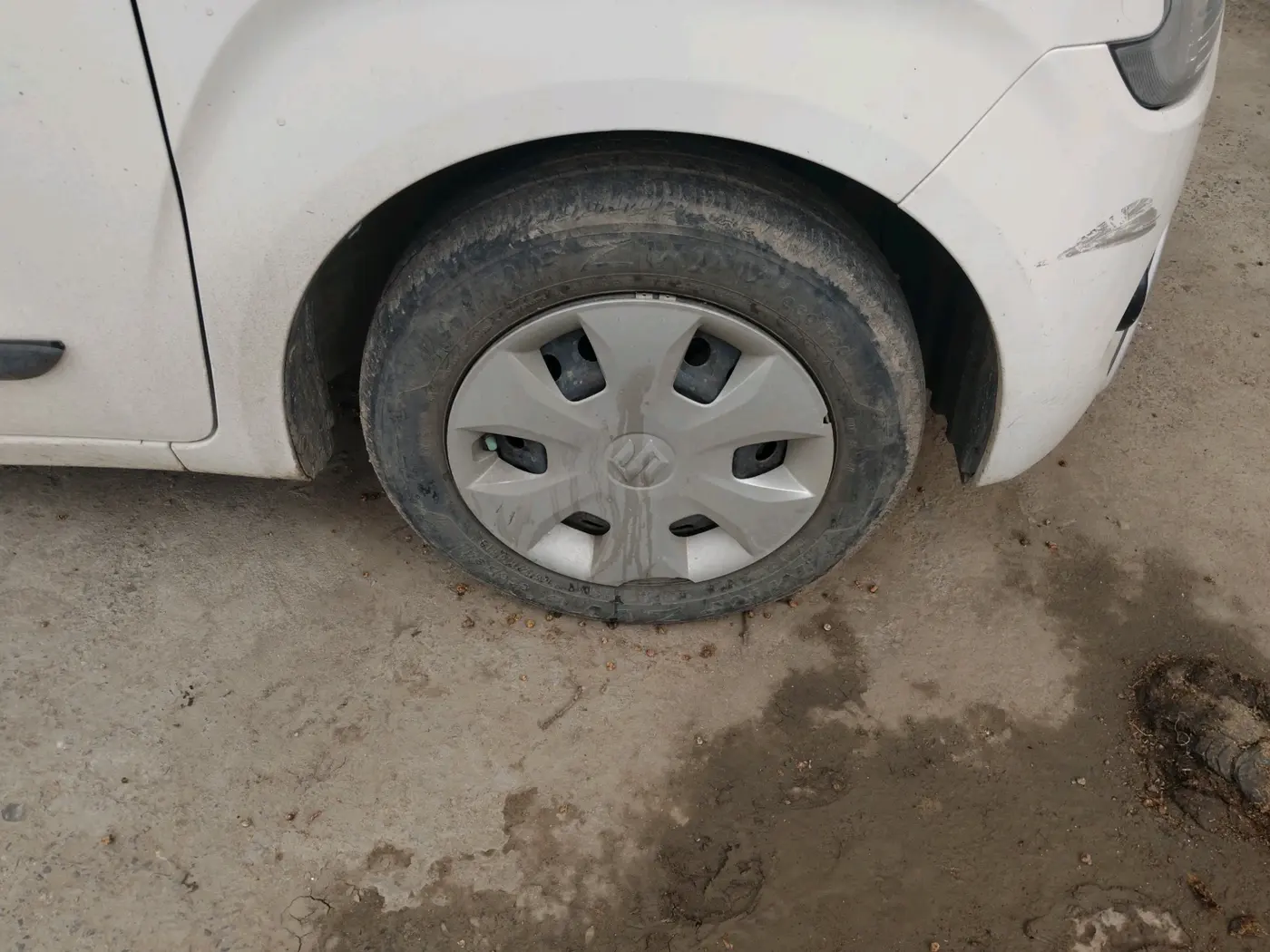 2023 Maruti New Wagon-R VXI CNG 1.0, CNG, Manual, 43,589 km, tyre