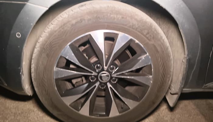 2020 Skoda Superb L&K 2.0 TSI AT, Petrol, Automatic, 83,927 km, tyre