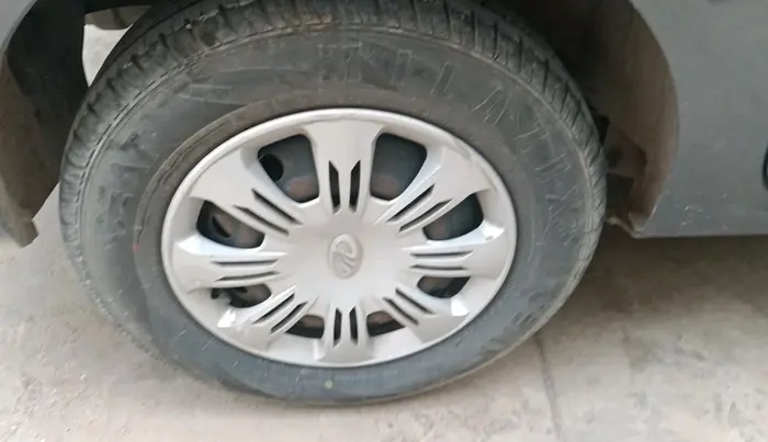 2014 Mahindra Verito 1.5 D4, Diesel, Manual, 81,222 km, tyre
