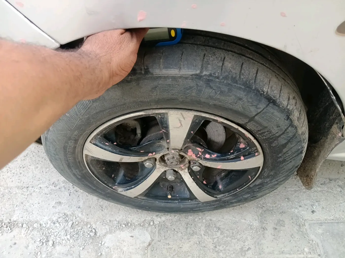2011 Hyundai Santro Xing GLS, CNG, Manual, 63,909 km, tyre