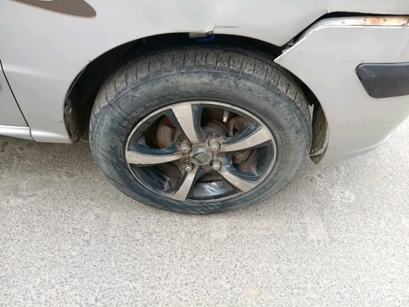 2011 Hyundai Santro Xing GLS, CNG, Manual, 63,909 km, tyre