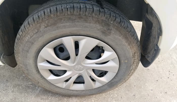 2023 Maruti Swift VXI, Petrol, Manual, 11,232 km, tyre