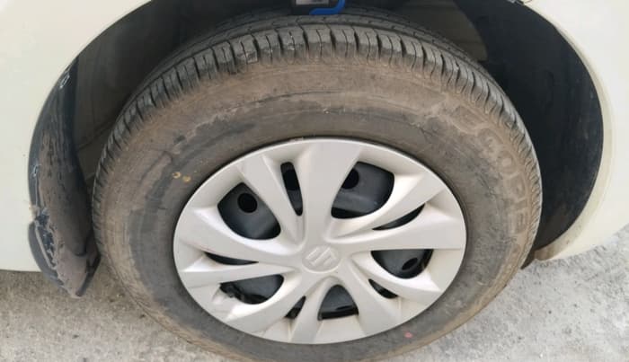 2023 Maruti Swift VXI, Petrol, Manual, 11,232 km, tyre