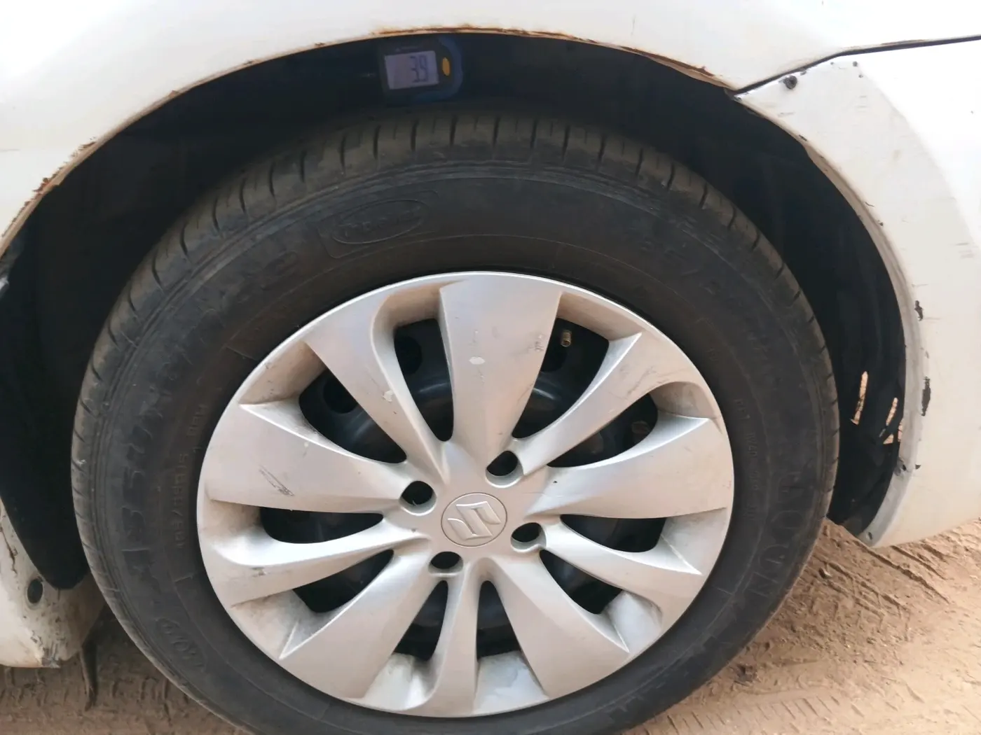 2015 Maruti Ciaz VDI, Diesel, Manual, 1,17,168 km, tyre