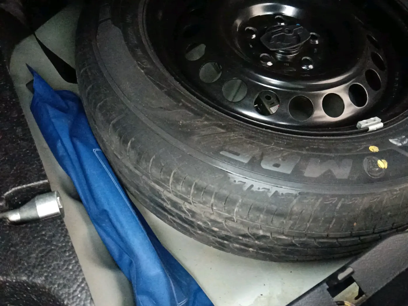 2024 Maruti BREZZA VXI, Petrol, Manual, 22,012 km, tyre