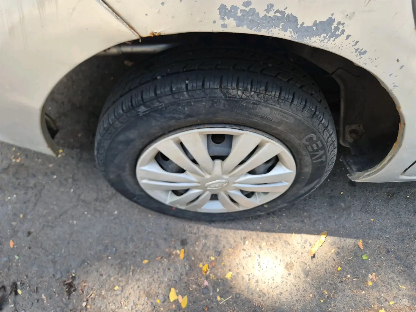 2015 Datsun Go Plus T, Petrol, Manual, 1,20,000 km, tyre