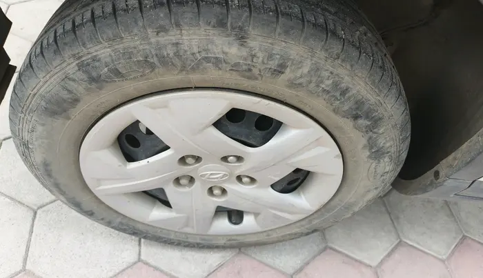 2022 Hyundai VENUE S+ 1.2, Petrol, Manual, 47,659 km, tyre