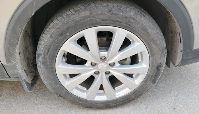 2024 MG ASTOR Select 1.5 MT (Ivory), Petrol, Manual, 7,486 km, tyre