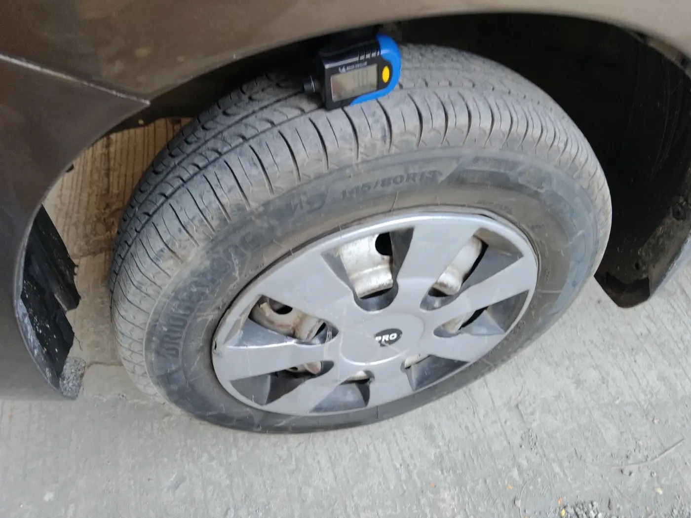 2014 Maruti Wagon R 1.0 LXI CNG, CNG, Manual, 76,124 km, tyre