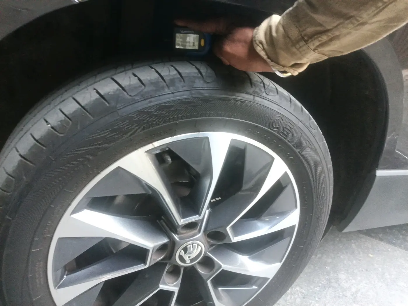 2020 Skoda Karoq STYLE 1.5 TSI AT, Petrol, Automatic, 50,233 km, tyre