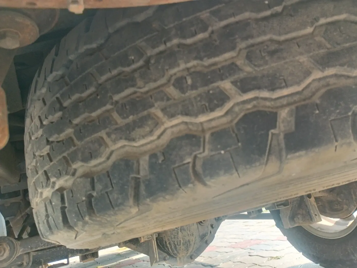 2012 Mahindra Scorpio LX, Diesel, Manual, 2,16,104 km, tyre