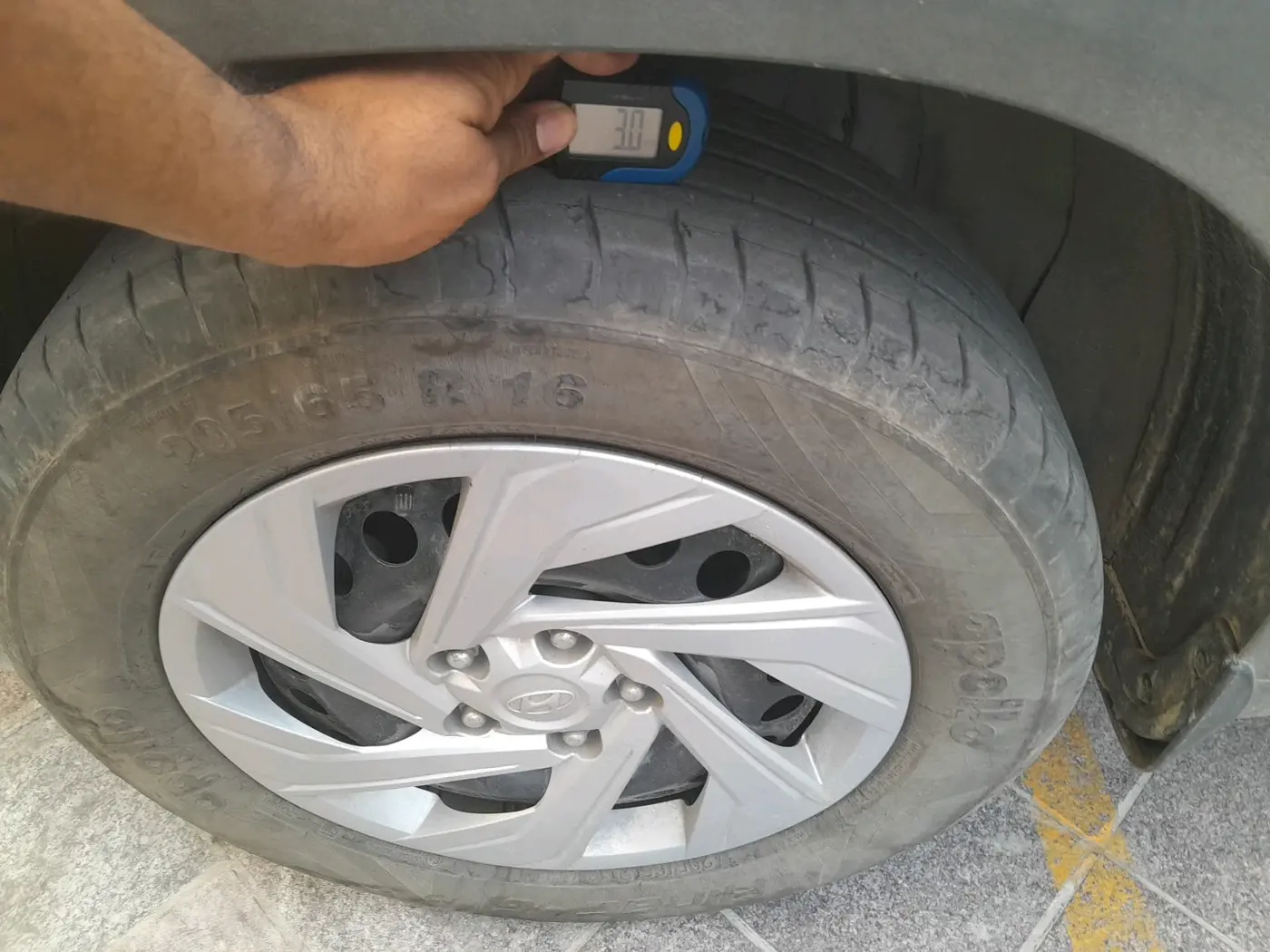 2023 Hyundai Creta E 1.5 PETROL, Petrol, Manual, 54,637 km, tyre