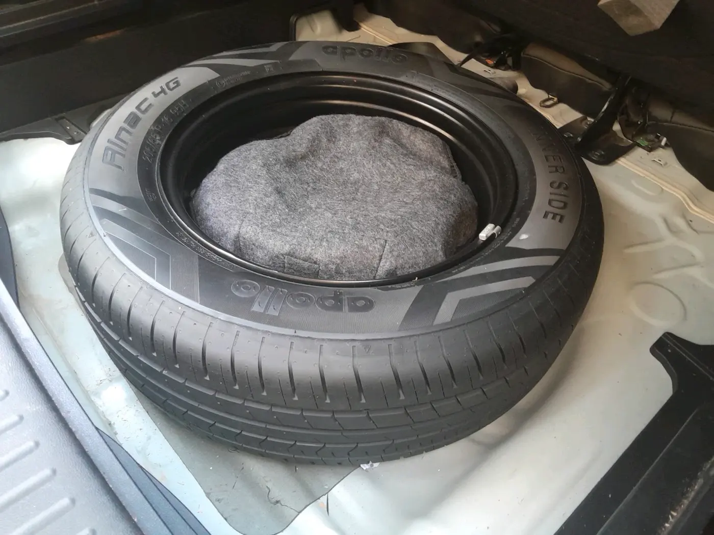2023 Hyundai Creta E 1.5 PETROL, Petrol, Manual, 54,637 km, tyre