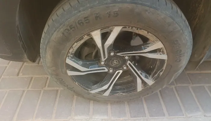 2021 Hyundai VENUE S 1.2, Petrol, Manual, 35,089 km, tyre