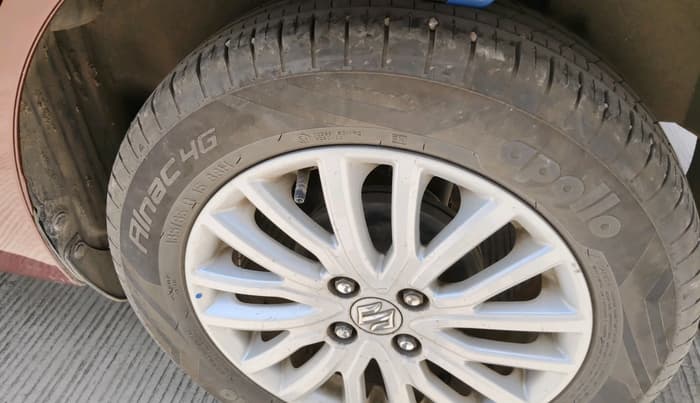 2018 Maruti Dzire ZXI AMT, Petrol, Automatic, 52,641 km, tyre