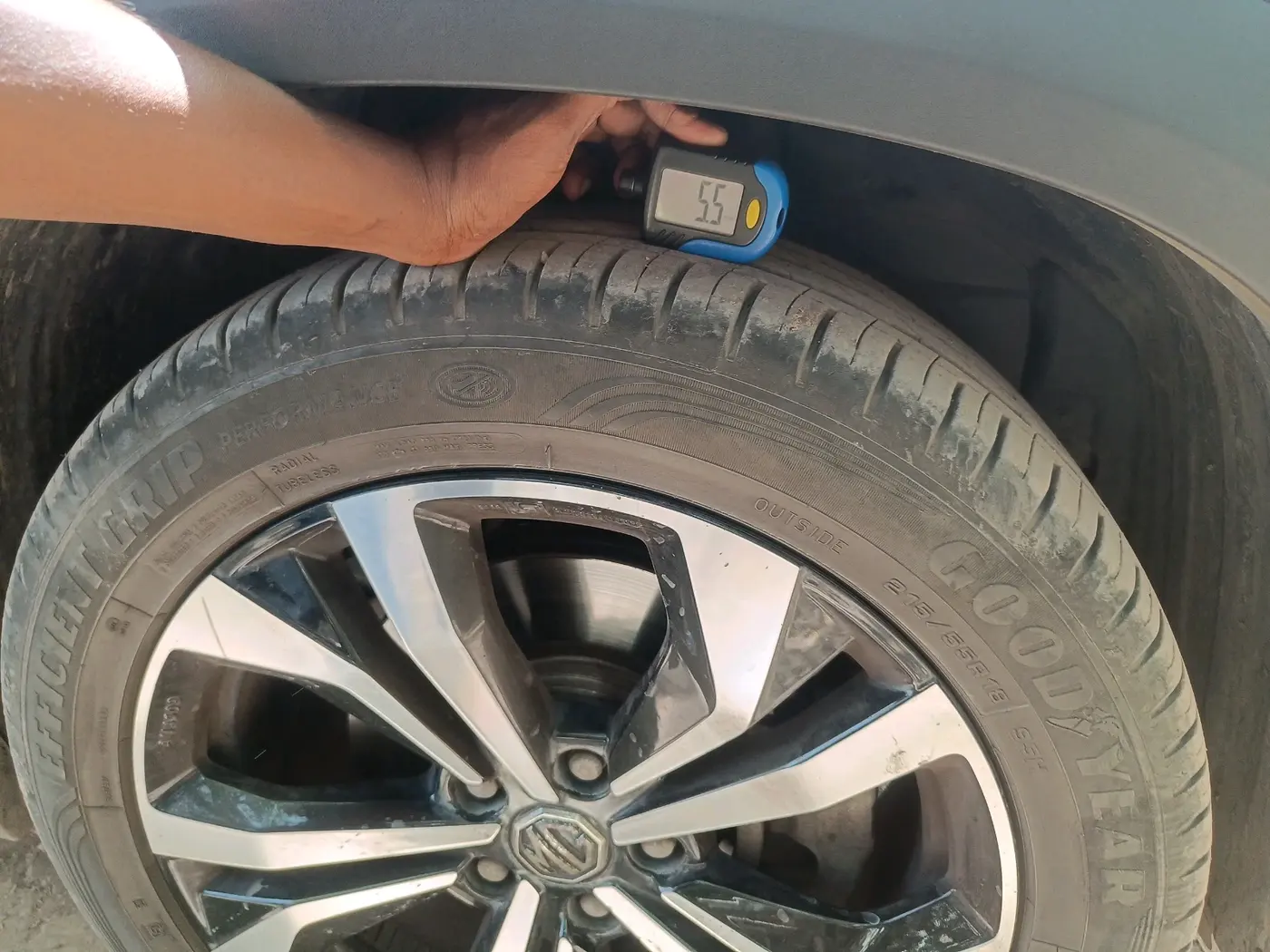 2023 MG HECTOR PLUS SHARP PRO 1.5 PETROL TURBO CVT 6 STR, Petrol, Automatic, 50,507 km, tyre