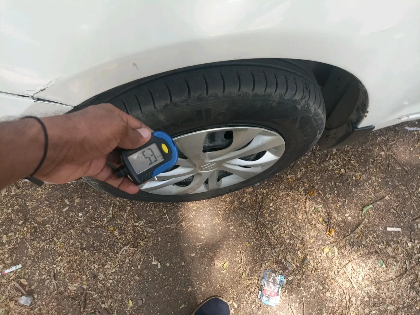 2017 Maruti Swift VDI, Diesel, Manual, 1,17,592 km, tyre